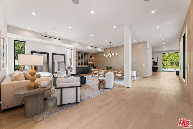 Foto del edificio - 11929 Brentwood Grove Dr