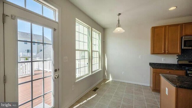 Foto del edificio - 11830 Steeplebush Dr