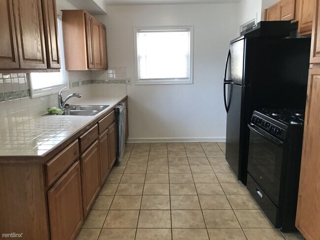 Foto del edificio - 3 br, 1 bath House - 211 Belton St