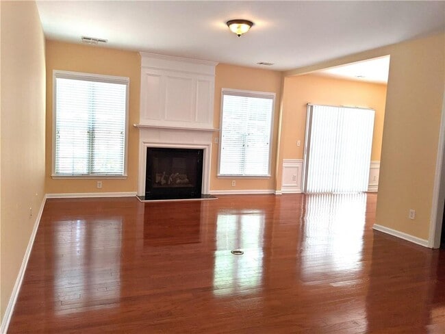 Building Photo - 310 Finchley Dr