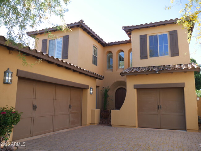 Building Photo - 3931 E Crest Ln