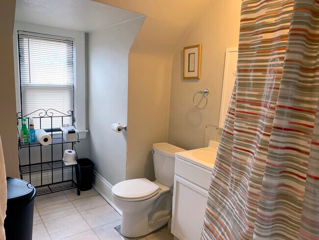 bathroom - 2915 Ludlow Rd
