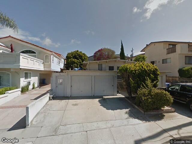 Front w/driveway parking space - 2618 Voorhees Ave