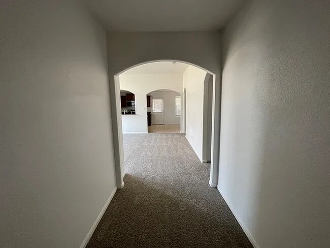 Foto del edificio - 204 Lamont Rd