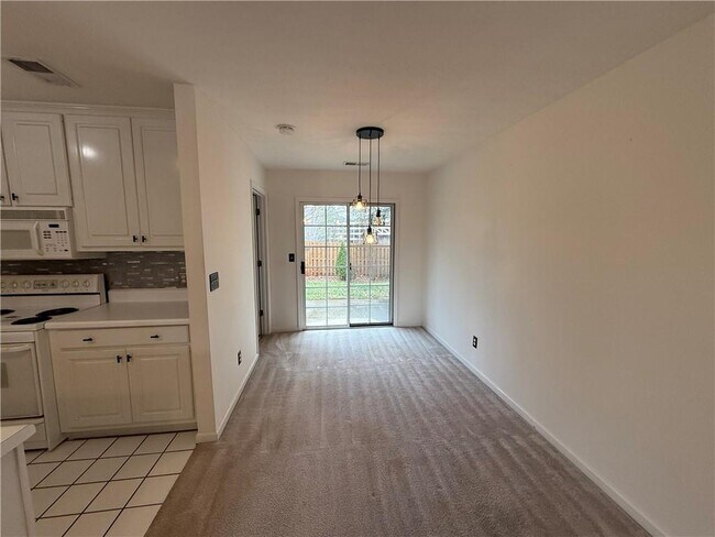 Foto del edificio - 2820 Florence Dr