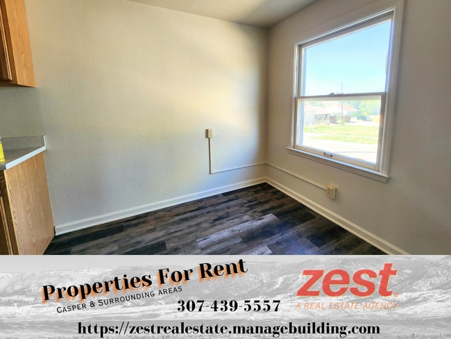 Building Photo - 504 S Washington St