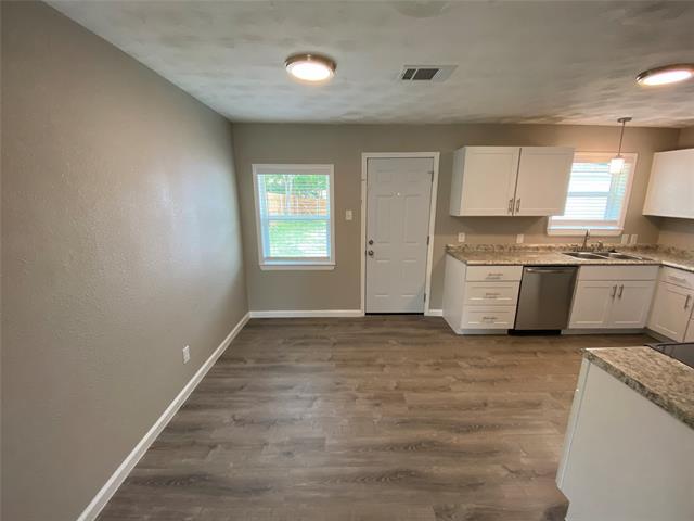 Foto del edificio - 705 Ivywood Dr