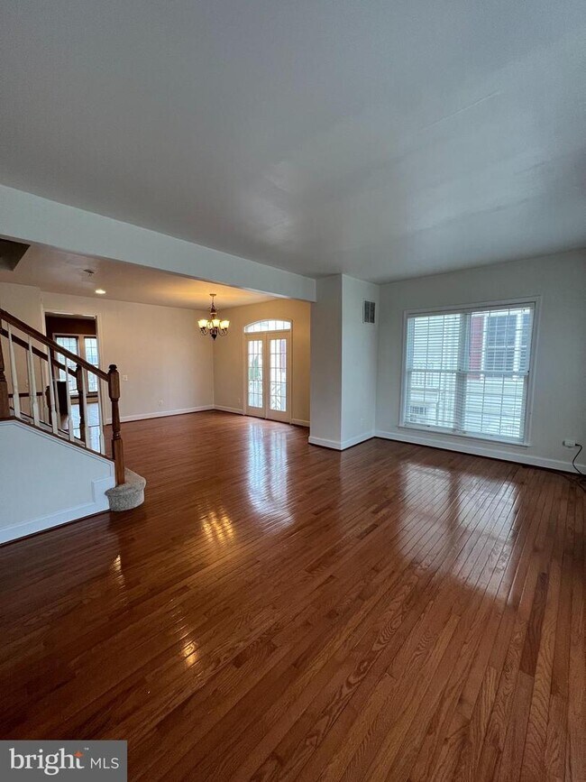 Building Photo - 3269 Fort Lincoln Dr NE