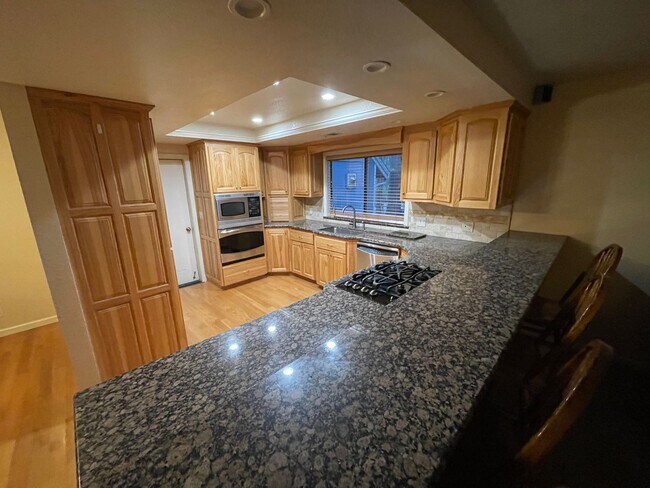 Foto del edificio - Magalia 2 bed 2 bath home with bonus room....