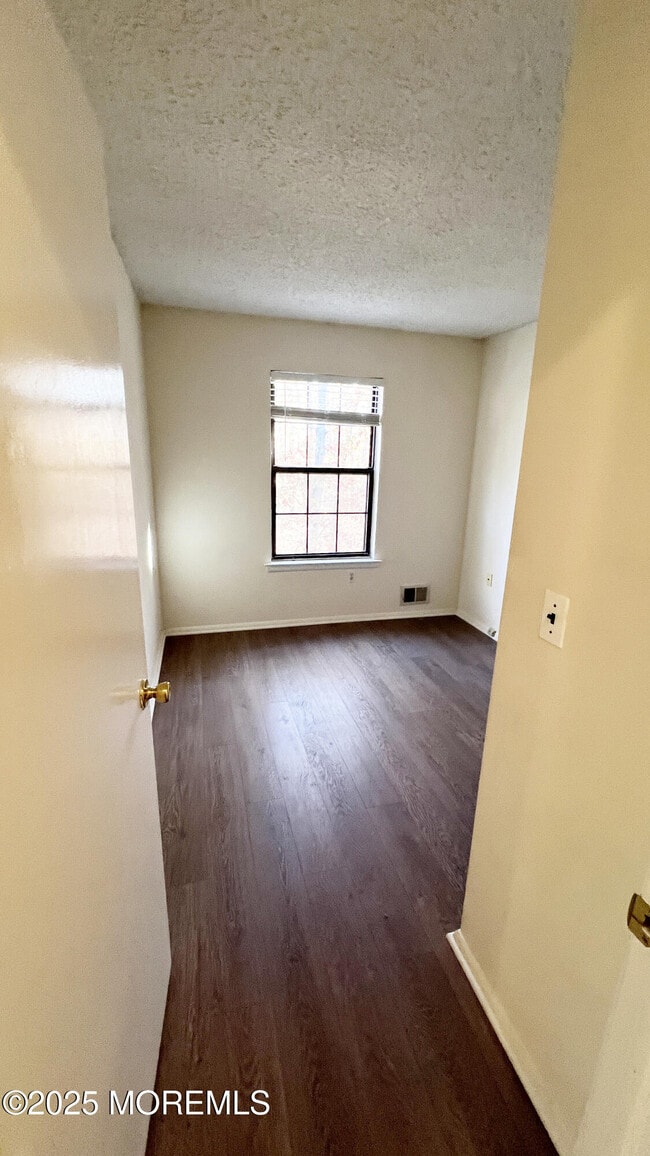 Foto del edificio - 1509 Dahlia Ct