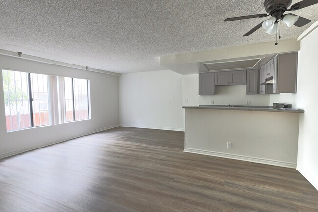 Foto del edificio - 2928 Leeward Ave