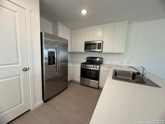 Building Photo - 204 Ottawa Wy