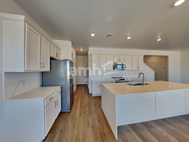 Building Photo - 6192 W Calle Lingo