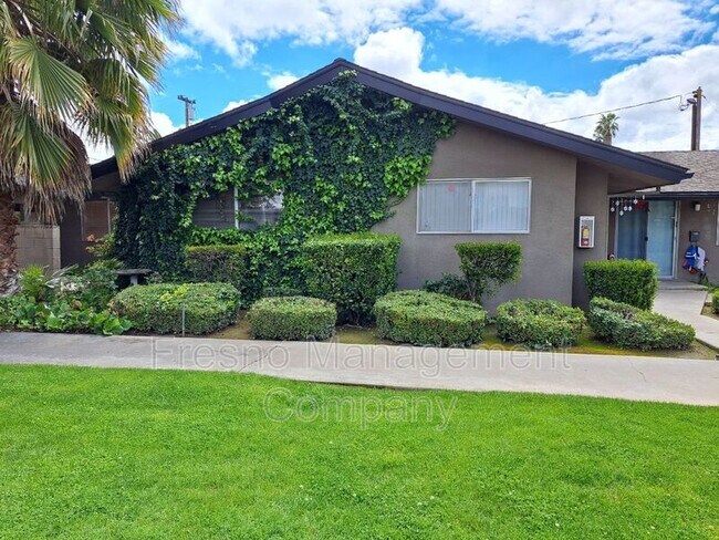 Foto del edificio - 4935 N Harrison Ave