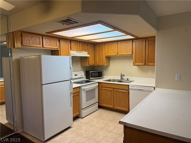 Foto del edificio - 8410 Eldora Ave