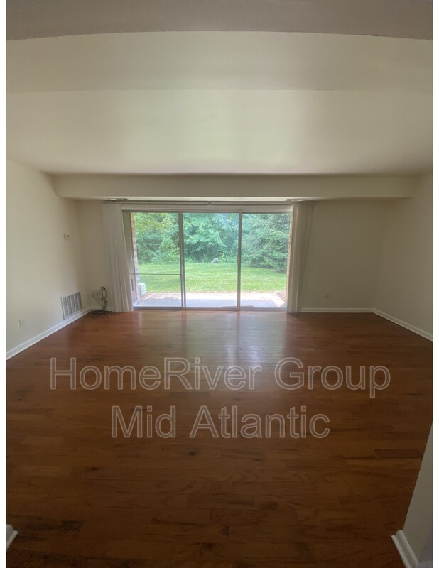 Foto del edificio - 11611 Vantage Hill Rd