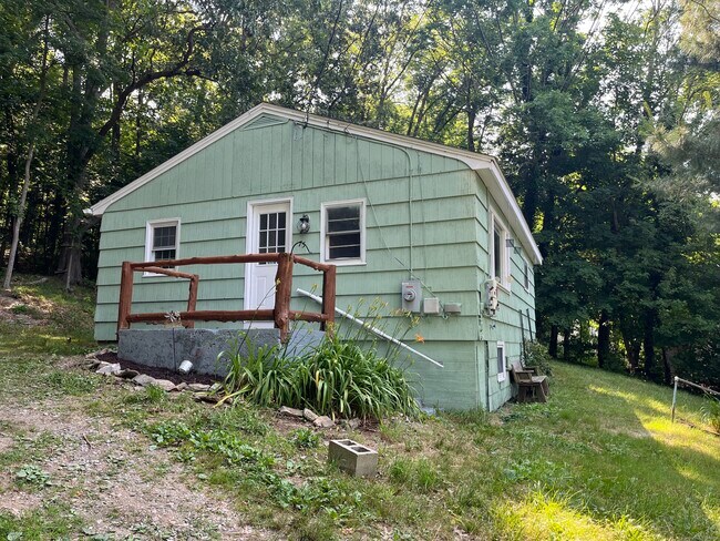 Building Photo - 75 Cranska Rd