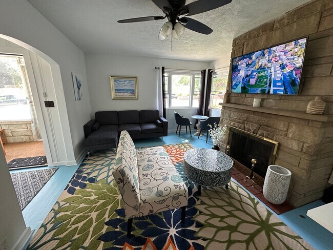 Foto del edificio - 918 W 4th St