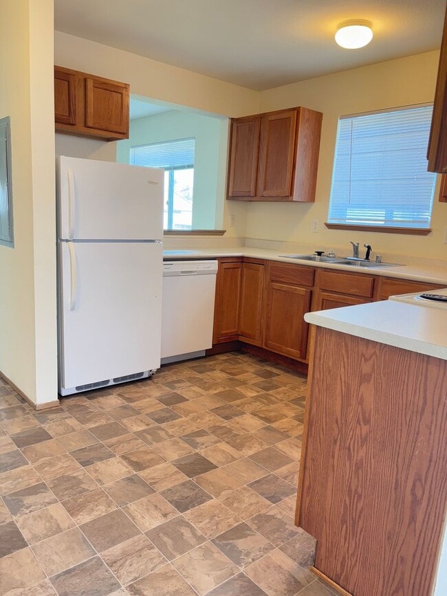 Building Photo - Your Home is Waiting!