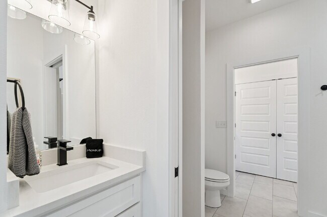 Foto del edificio - Fully Furnished Home in Broken Arrow