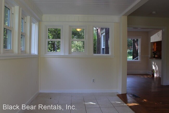 Foto del edificio - 3 br, 2 bath House - 664 Lakeshore Drive