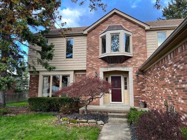 Building Photo - 47240 Freedom Valley Dr