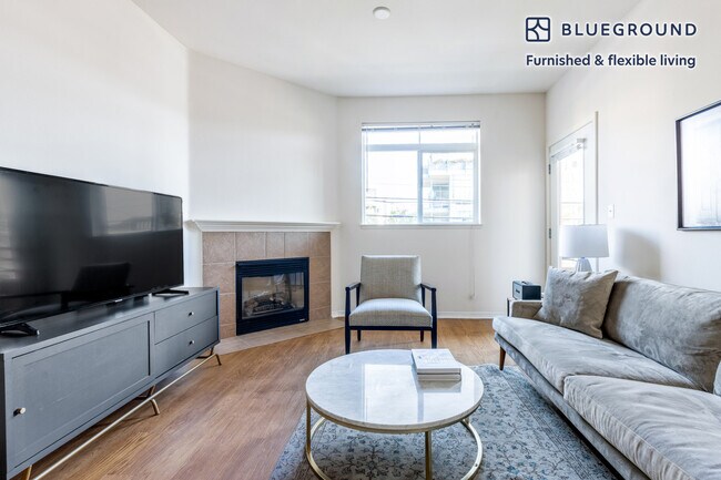 Building Photo - 4077 Glencoe Ave