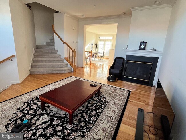 Foto del edificio - 8179 Skelton Cir