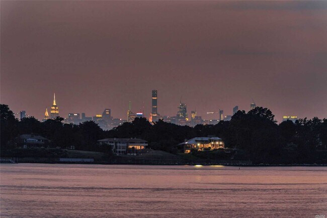 Foto del edificio - 12 Hicks Ln