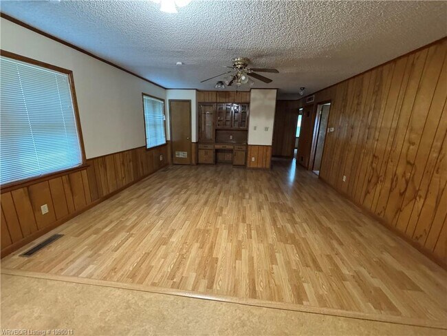 Foto del edificio - 600 Paw Paw Rd