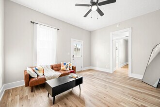 Building Photo - 639 Maple St