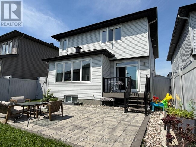 Building Photo - 633 Rouncey Rd