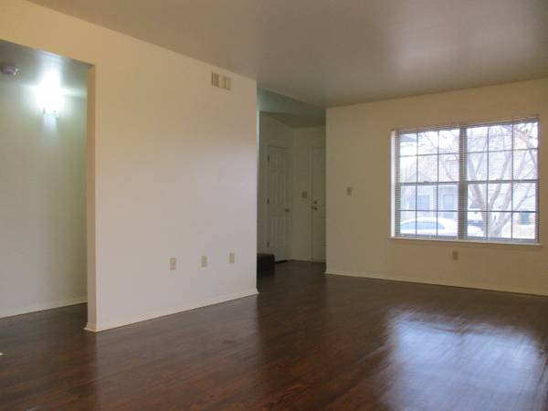 Foto del edificio - 4301 Lew Wallace Dr