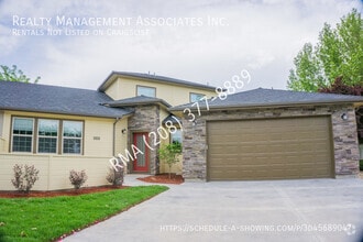 Building Photo - 5050 N Cortona Way