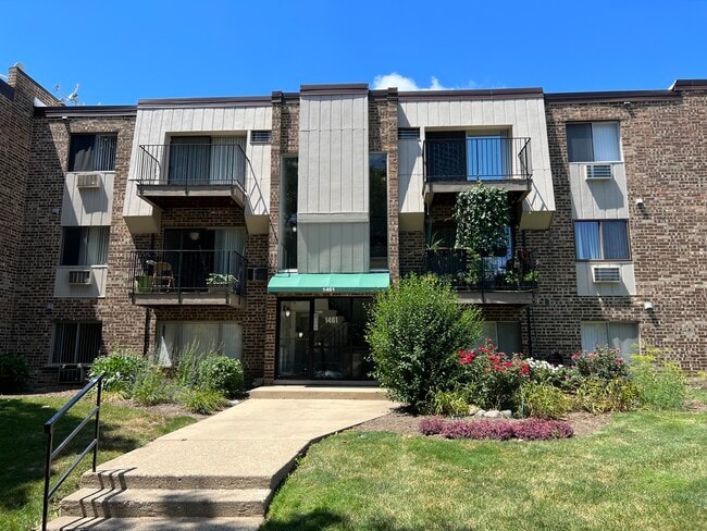 Building Photo - 1461 E Winslowe Dr