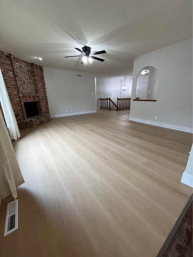Foto del edificio - 1826 Normandy Ln