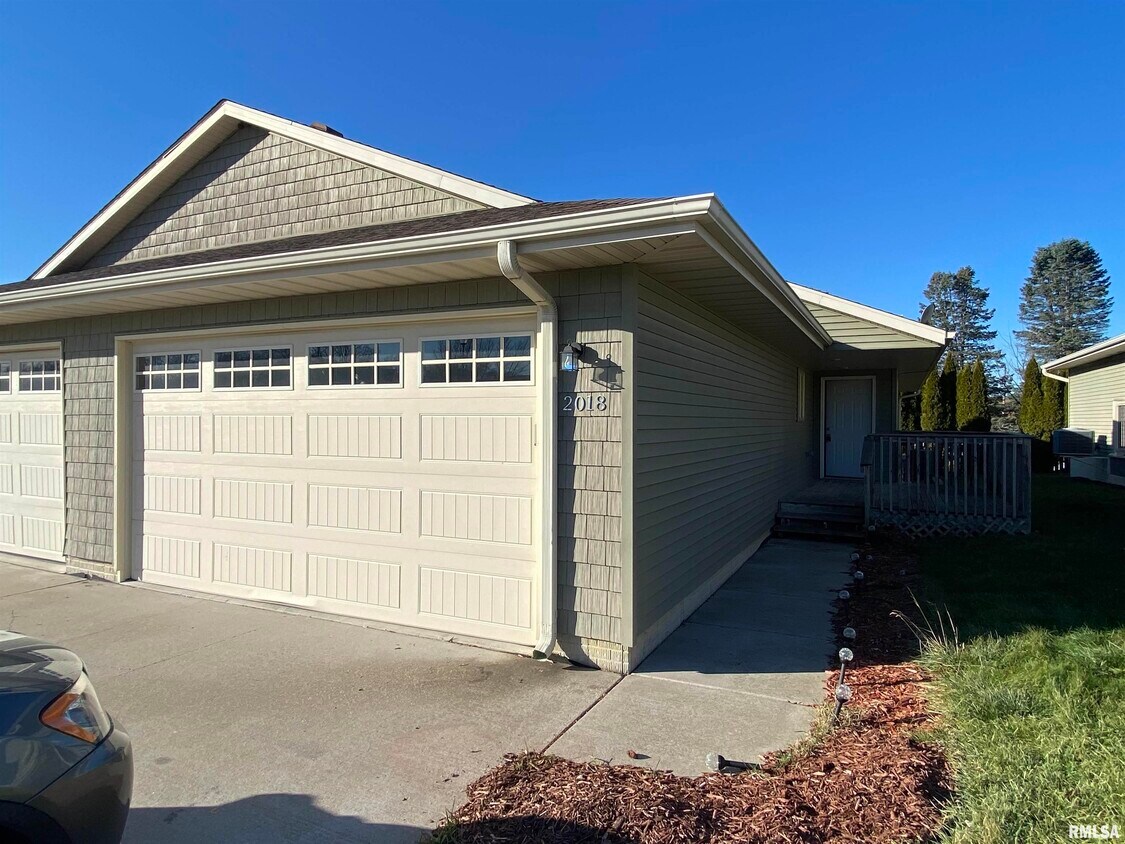 2018 Parkside Ct, Milan, IL 61264 Townhome Rentals in Milan IL
