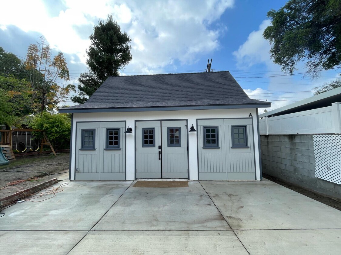 Primary Photo - 954 E Dryden St