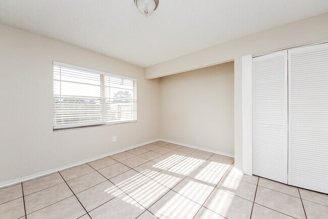 Foto del edificio - 12560 Illinois Woods Ln