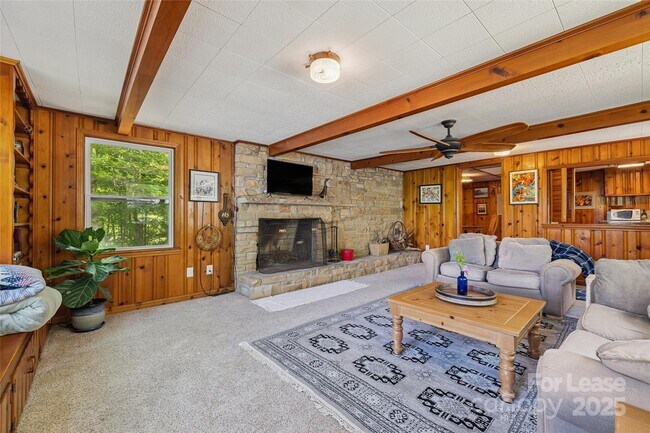 Foto del edificio - 4116 Tuffy Ln