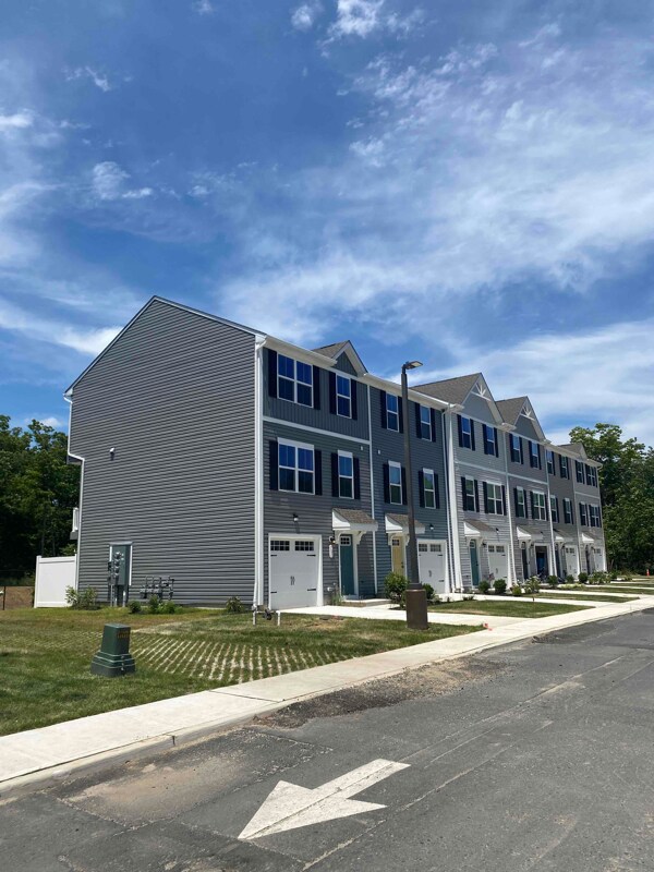 Building Photo - 701 Cyprus Ct