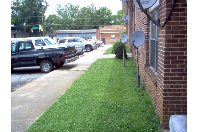 Building Photo - 937 52nd Pl N