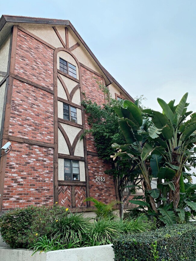 Foto del edificio - 2485 Sawtelle Blvd