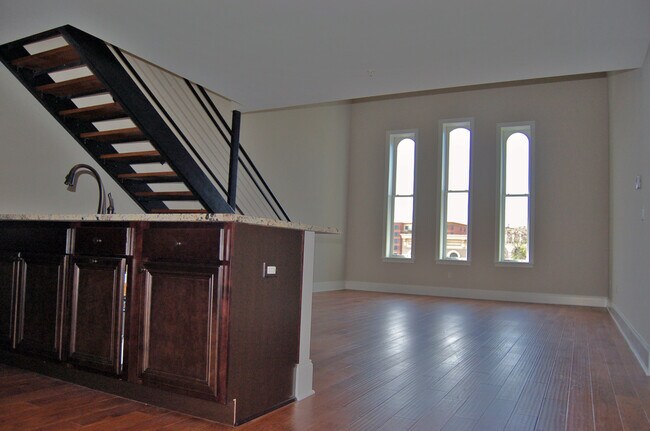 Kitchen view to LR & Front Windows - 462 Broadway