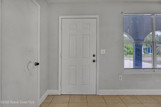 Foto del edificio - 807 Hillsdale Dr