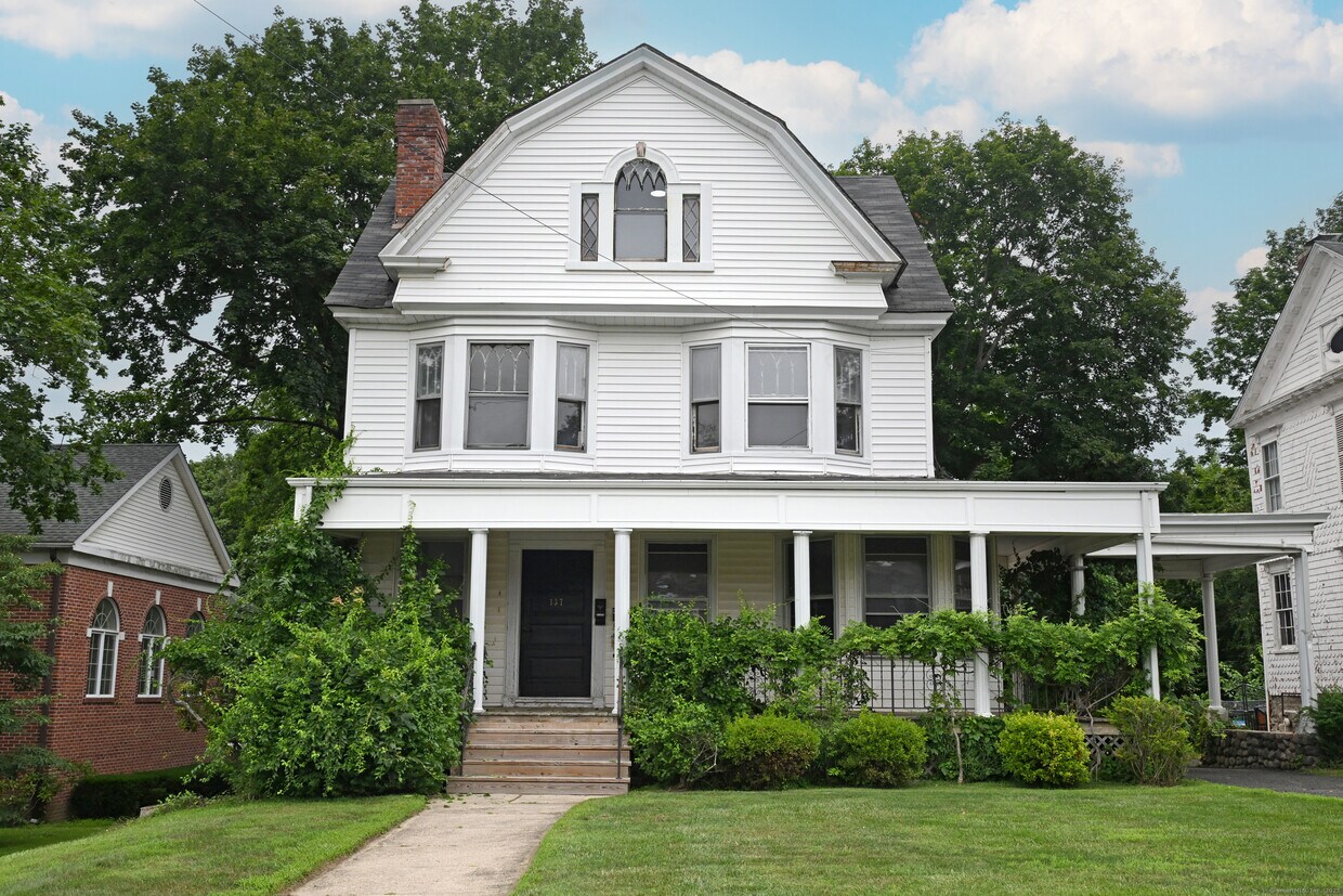 Foto principal - 137 Deer Hill Ave