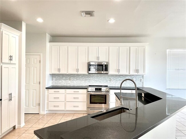 Building Photo - 17298 Vagabond Cir