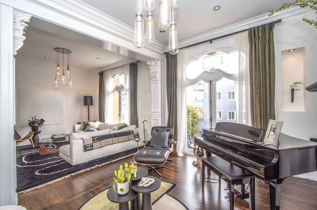 Building Photo - Coming Soon Stunning 3bed/2.5bath level flat in Pacific Heights