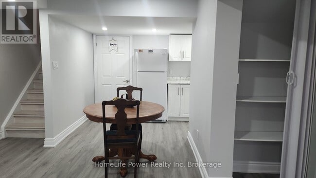 Building Photo - 43 Saddlebrook Ct