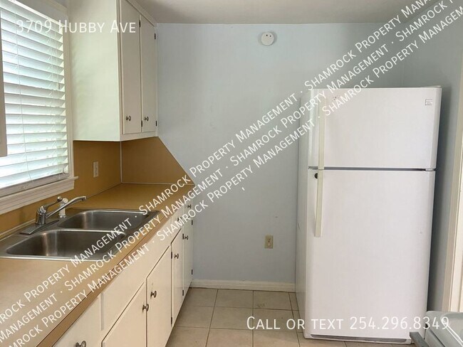 Building Photo - Upstairs Duplex in the Heart of Waco